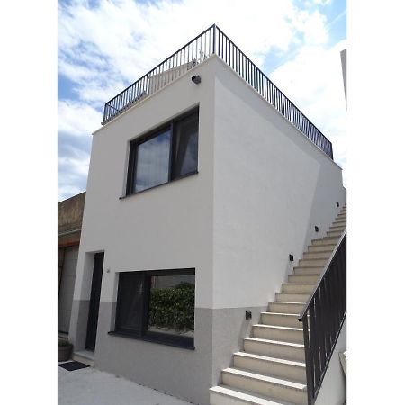 Modern Small House With A Terrace 스플리트 외부 사진