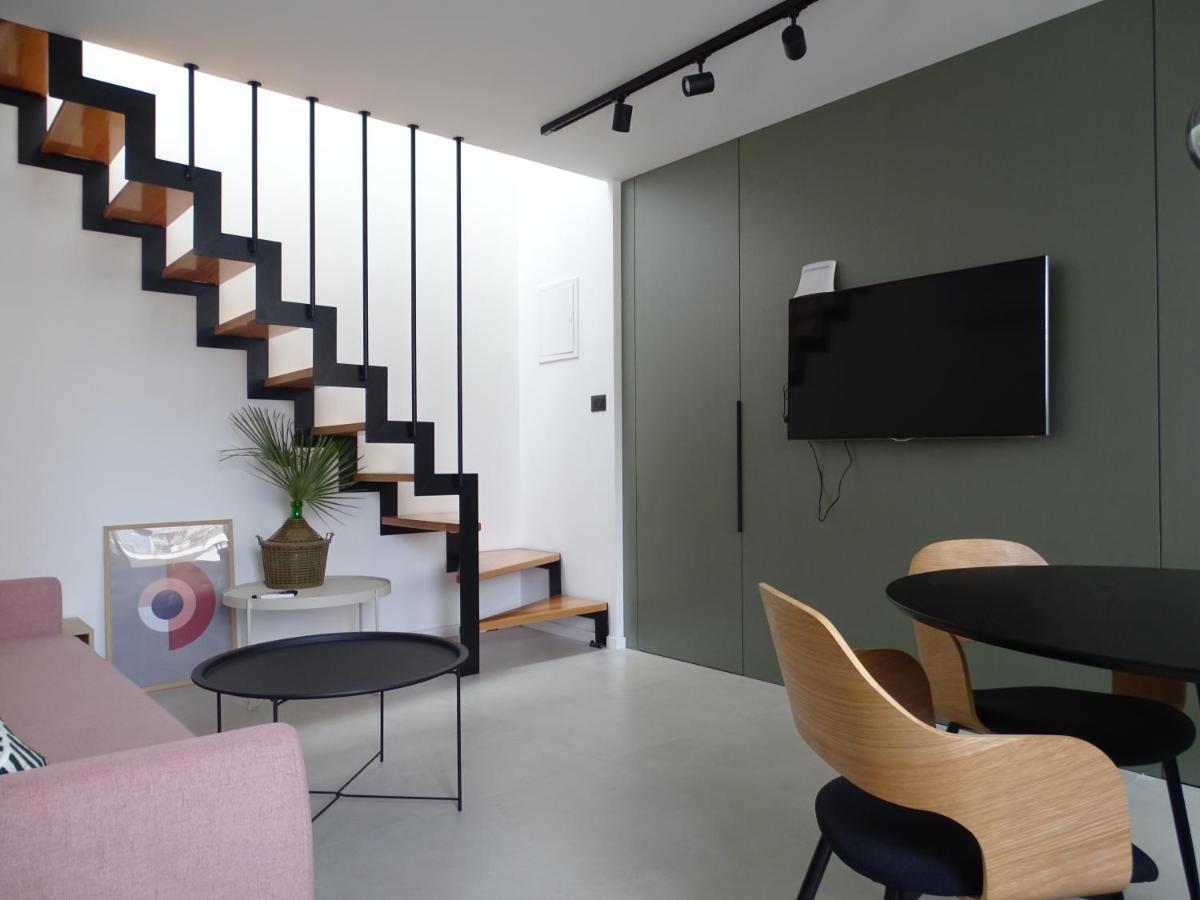Modern Small House With A Terrace 스플리트 외부 사진