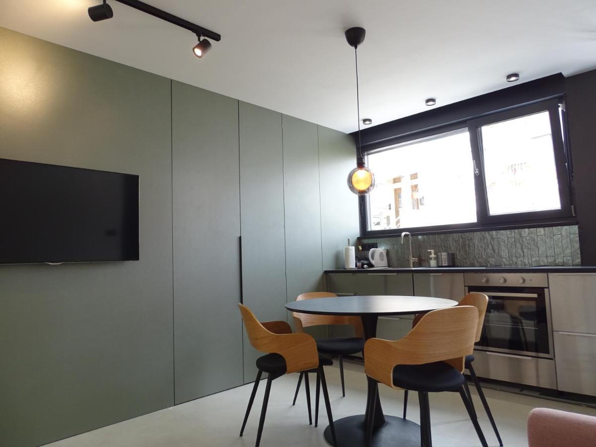 Modern Small House With A Terrace 스플리트 외부 사진
