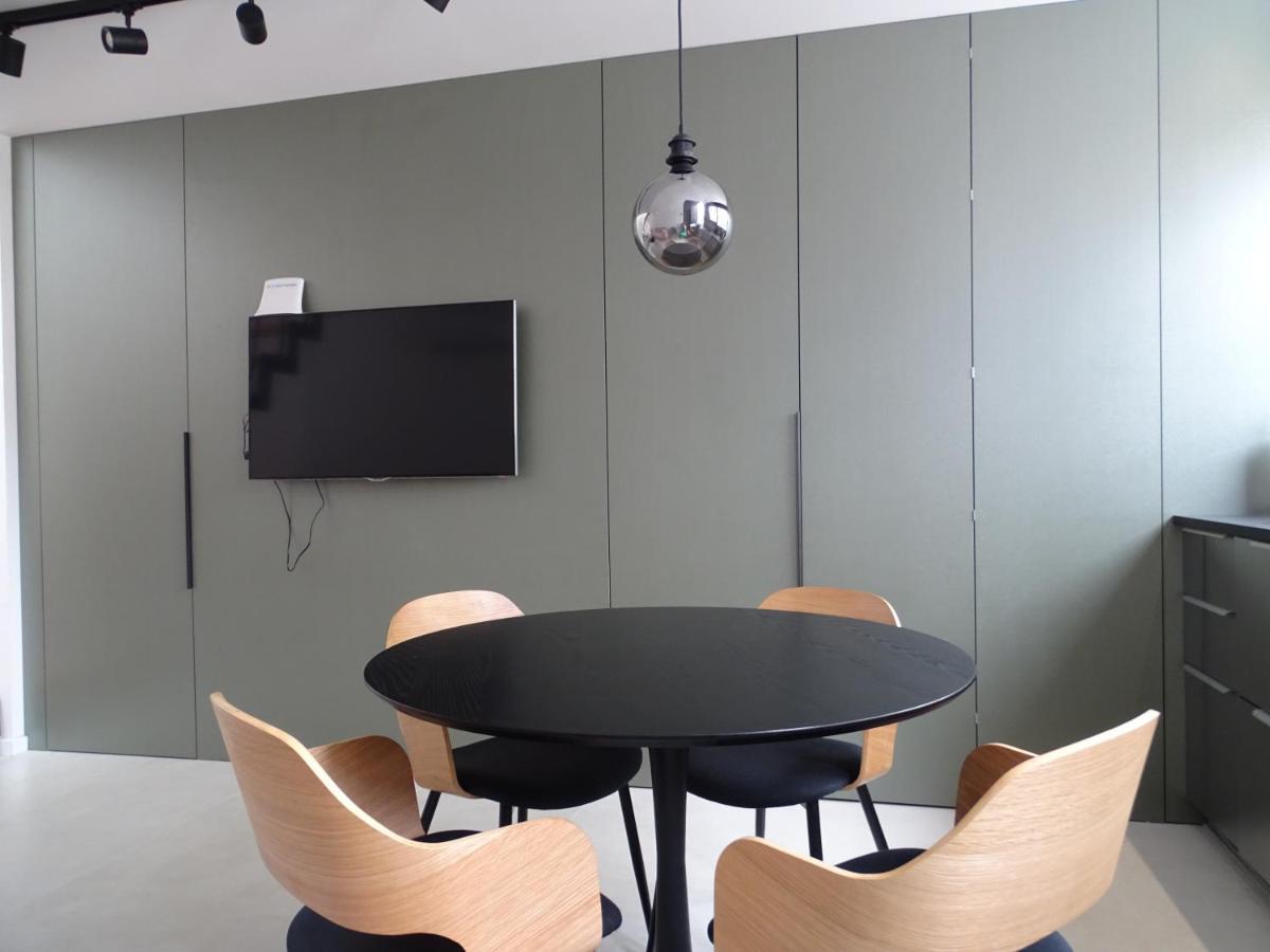 Modern Small House With A Terrace 스플리트 외부 사진