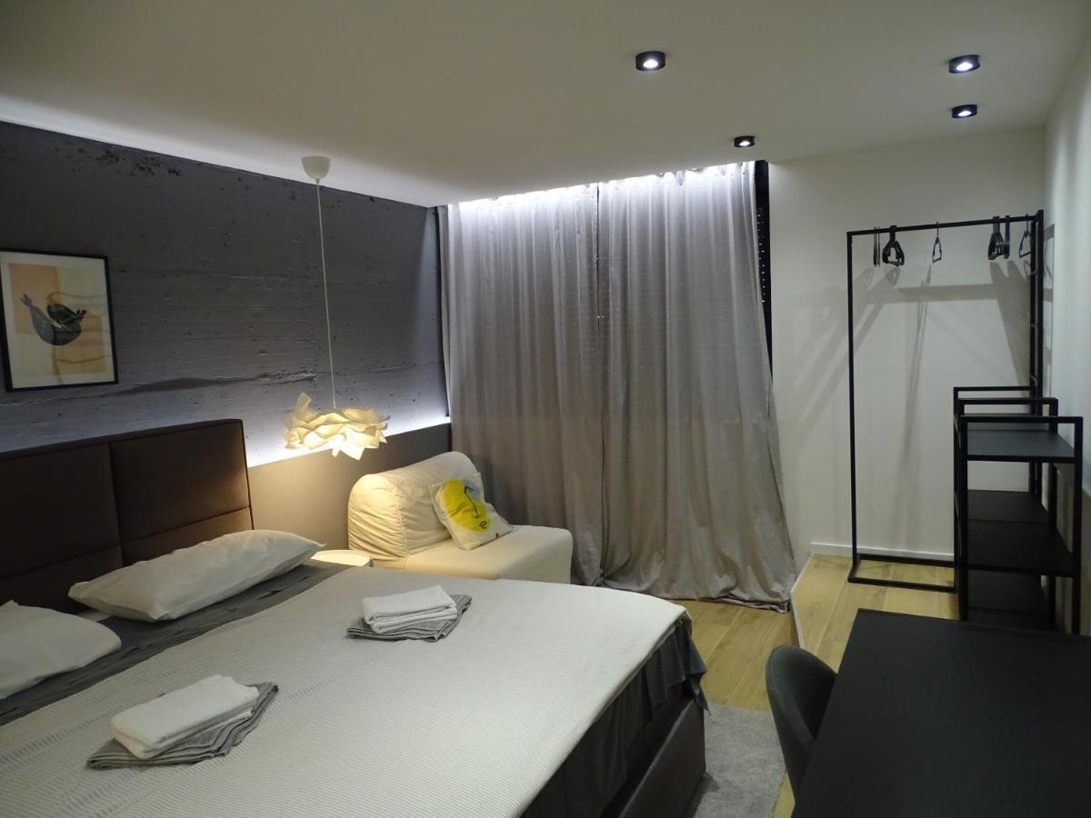 Modern Small House With A Terrace 스플리트 외부 사진